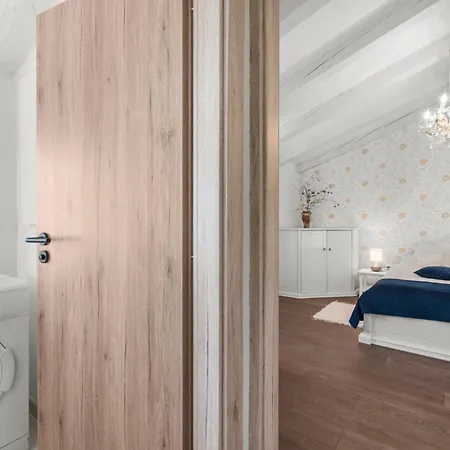 Casa Vito In Zuzici - Haus Fuer 4 Personen Višnjan