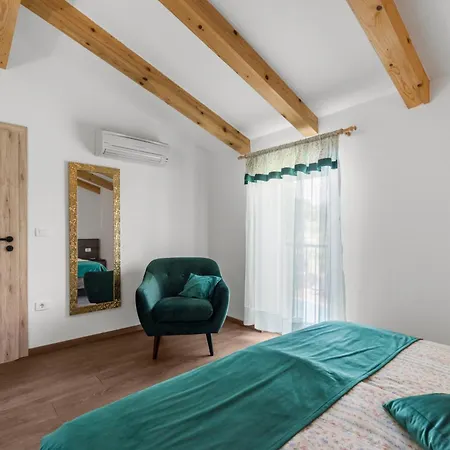 Holiday home Casa Vito In Zuzici - Haus Fuer 4 Personen