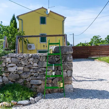 Casa Vito In Zuzici - Haus Fuer 4 Personen בית נופש *